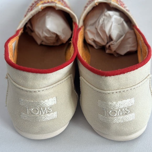 TOMS Women’s Classic Natural Canvas Beaded Embroidery Slip On - Picture 4 of 6